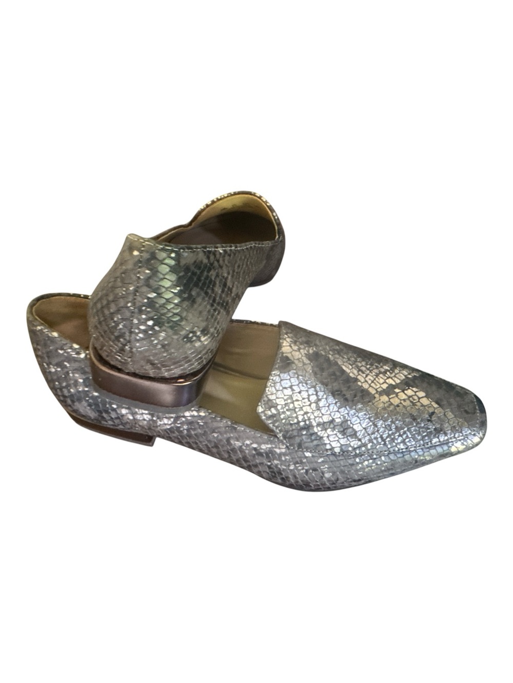 Naturalizer Clea Women's metallic silver Loafers size 5.5